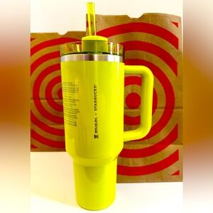 BRAND NEW STARBUCKS x STANLEY LIME GREEN 40 oz QUENCHER SUMMER 2024 EXCLUSIVE 🔥